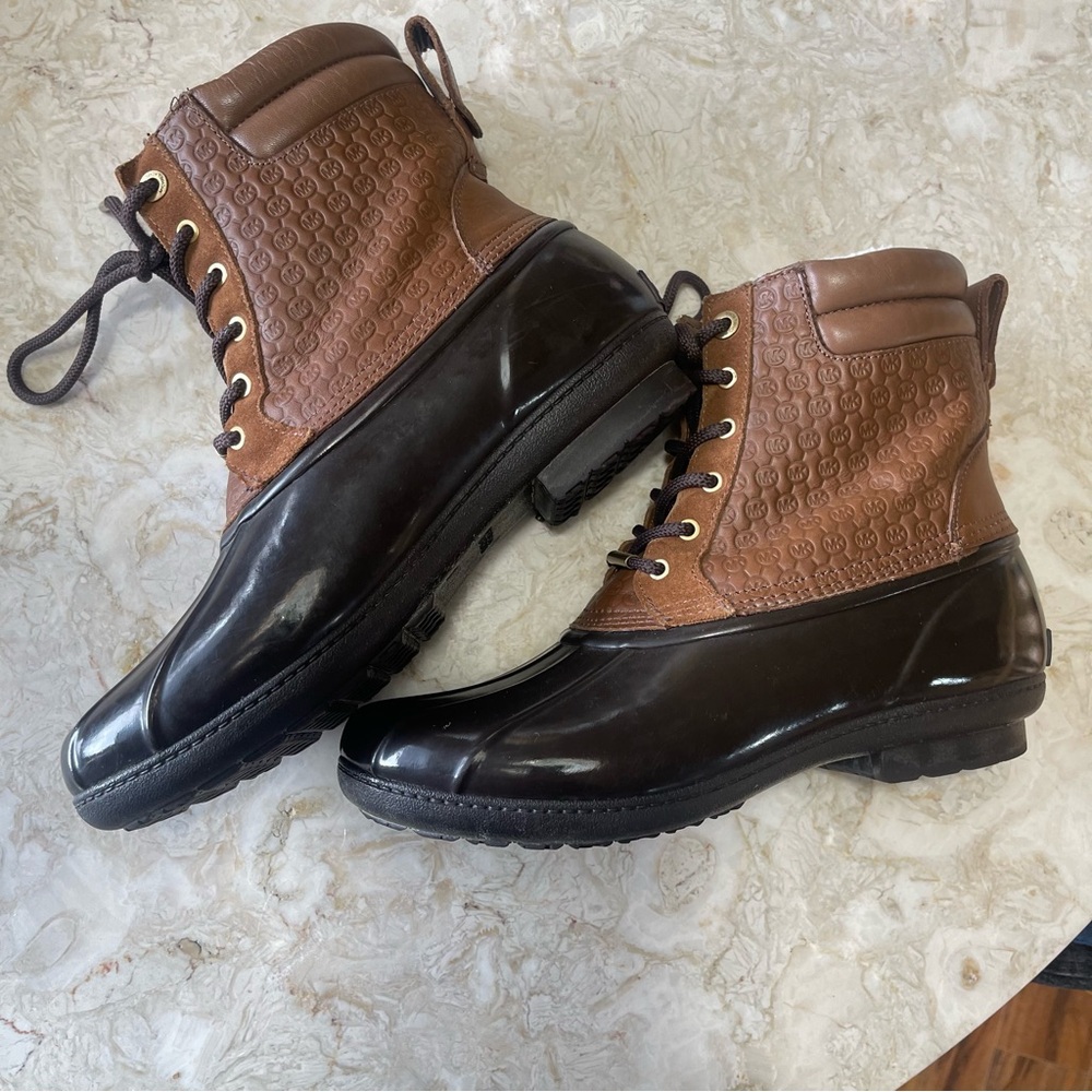 Michael Kors MK Logo Duck Boots Leather & Rubber Lace-up Sz 10